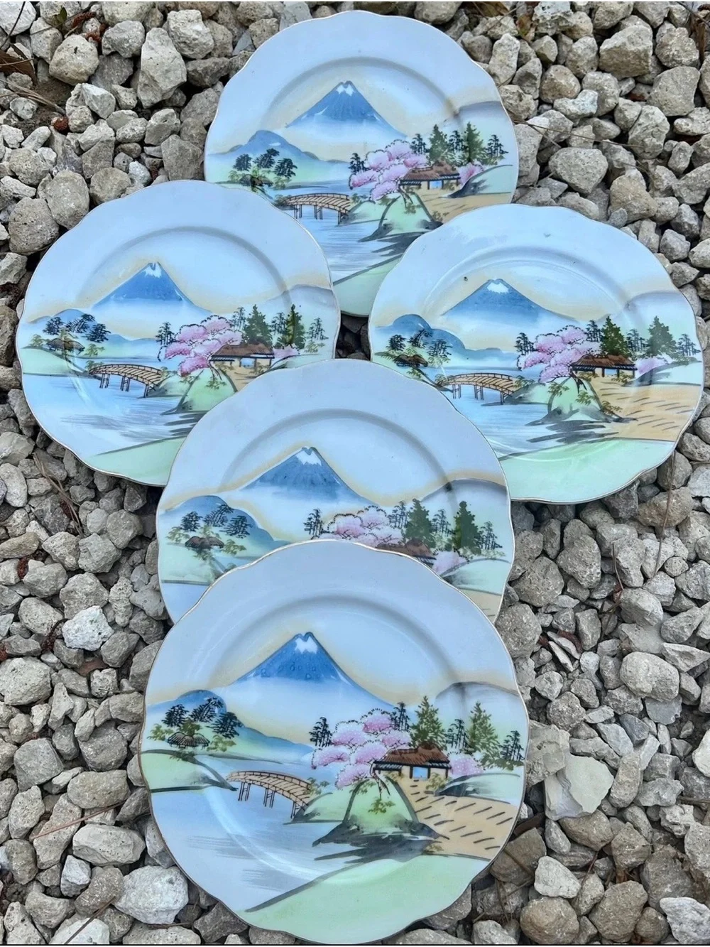 Chinoiserie Style Plates.. perfect for  wall collage!
